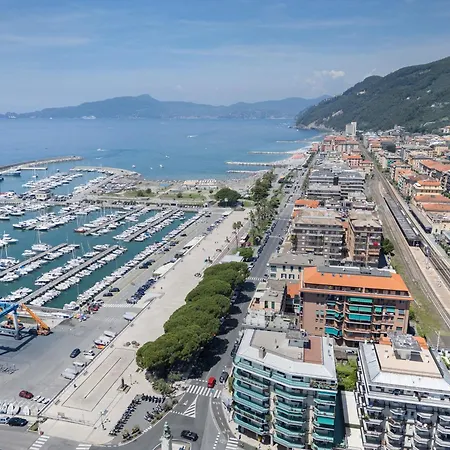 Sea & Center - Chiavari