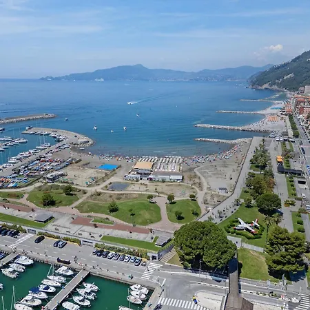 Sea & Center - * Chiavari
